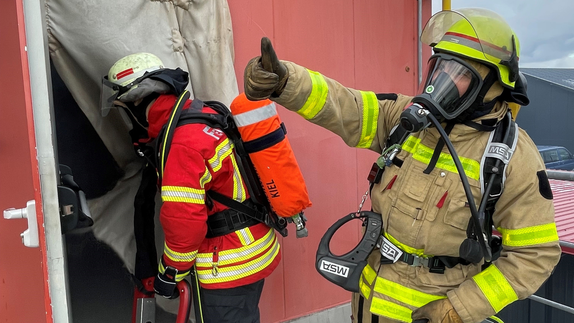 Cobra Senior Instructor Timo - Shipboard firefighting